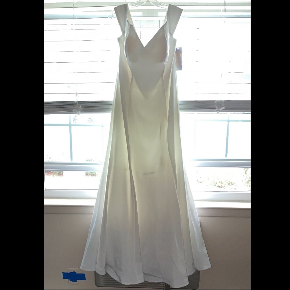NWT: Wedding Dress by CINDY COLLECTION Off Shoulder Jersey Gown 1545 in Ivory